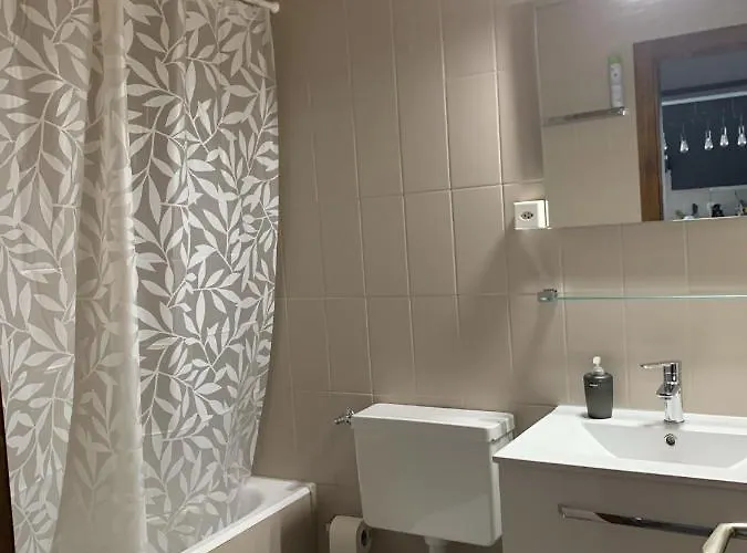 2,5 Pieces A Haute-nendaz, Grande Terrasse, Piscine, Sauna, Tennis